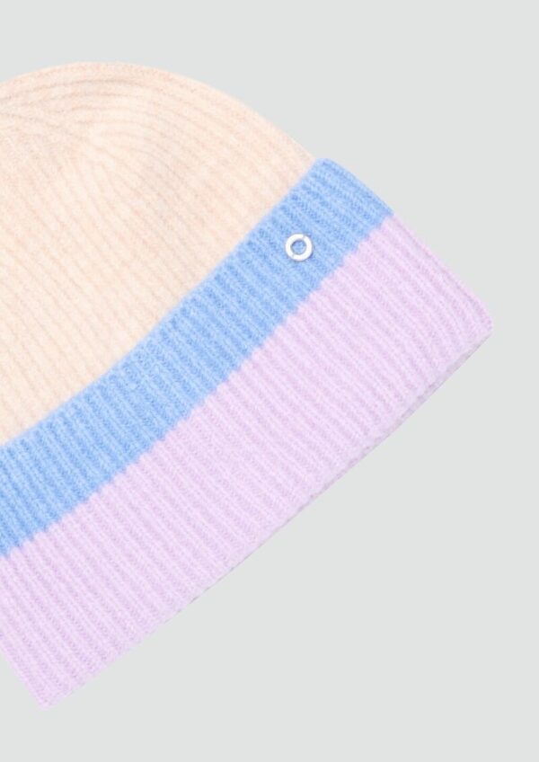 Strickbeanie mit Streifen