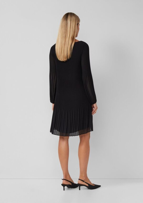 Plissiertes Chiffonkleid