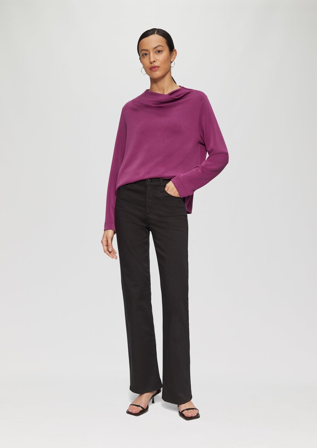 Fließendes Langarmshirt mit Wasserfall-Kragen