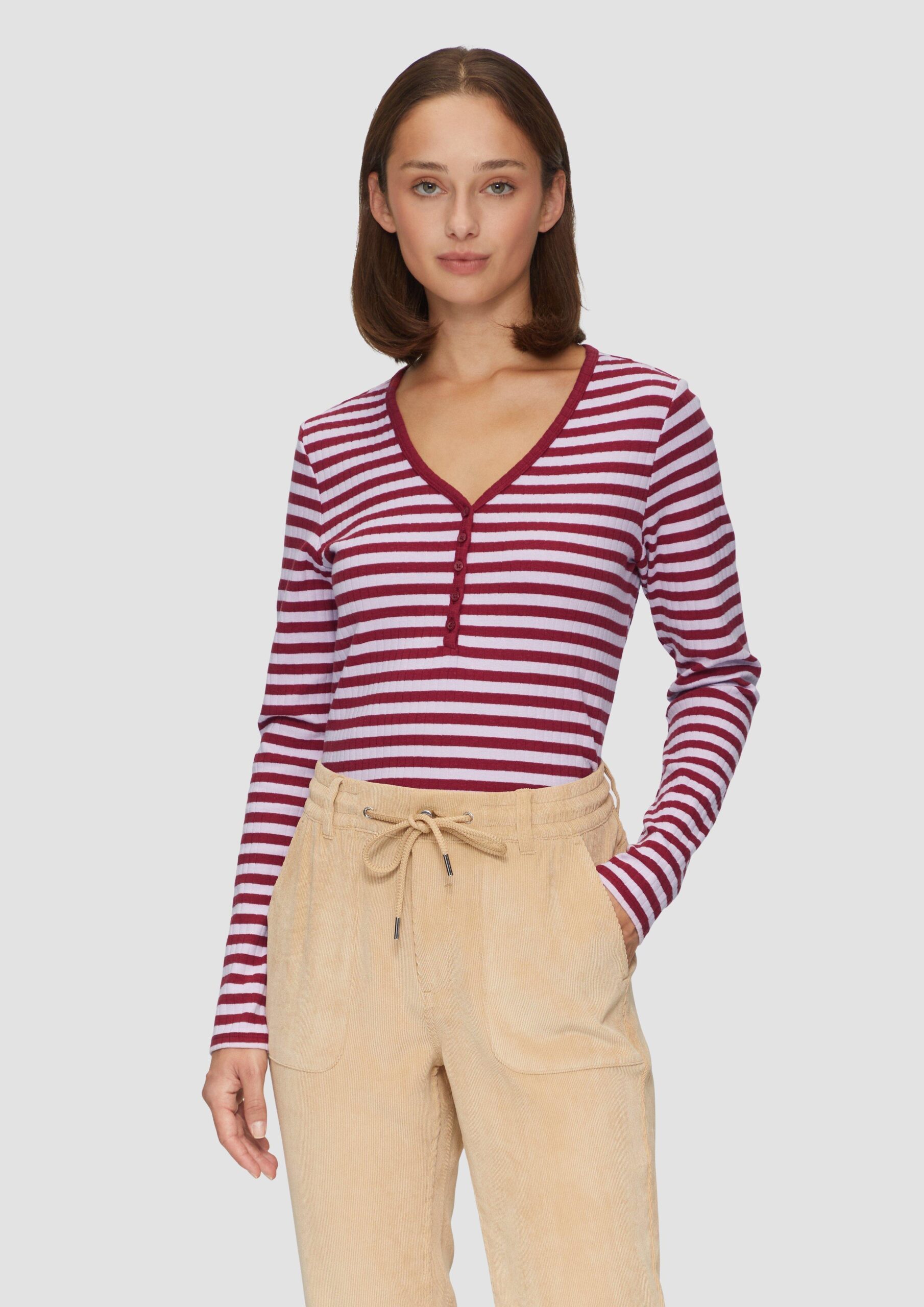 Stretchiges Longsleeve mit Henleyausschnitt