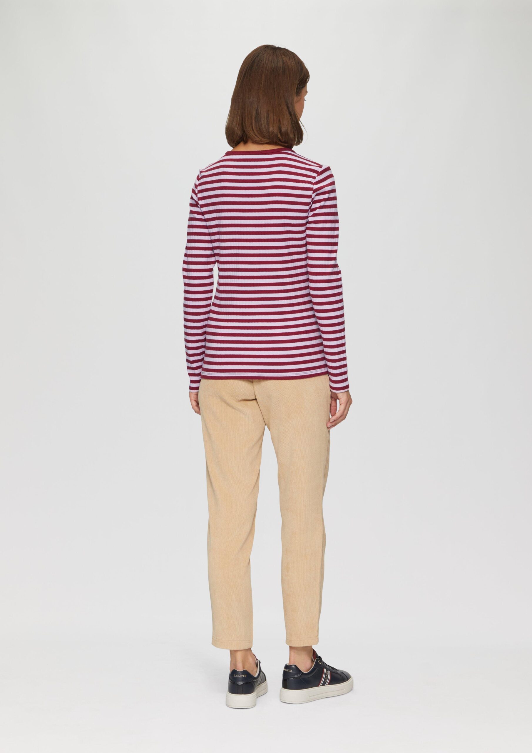 Stretchiges Longsleeve mit Henleyausschnitt