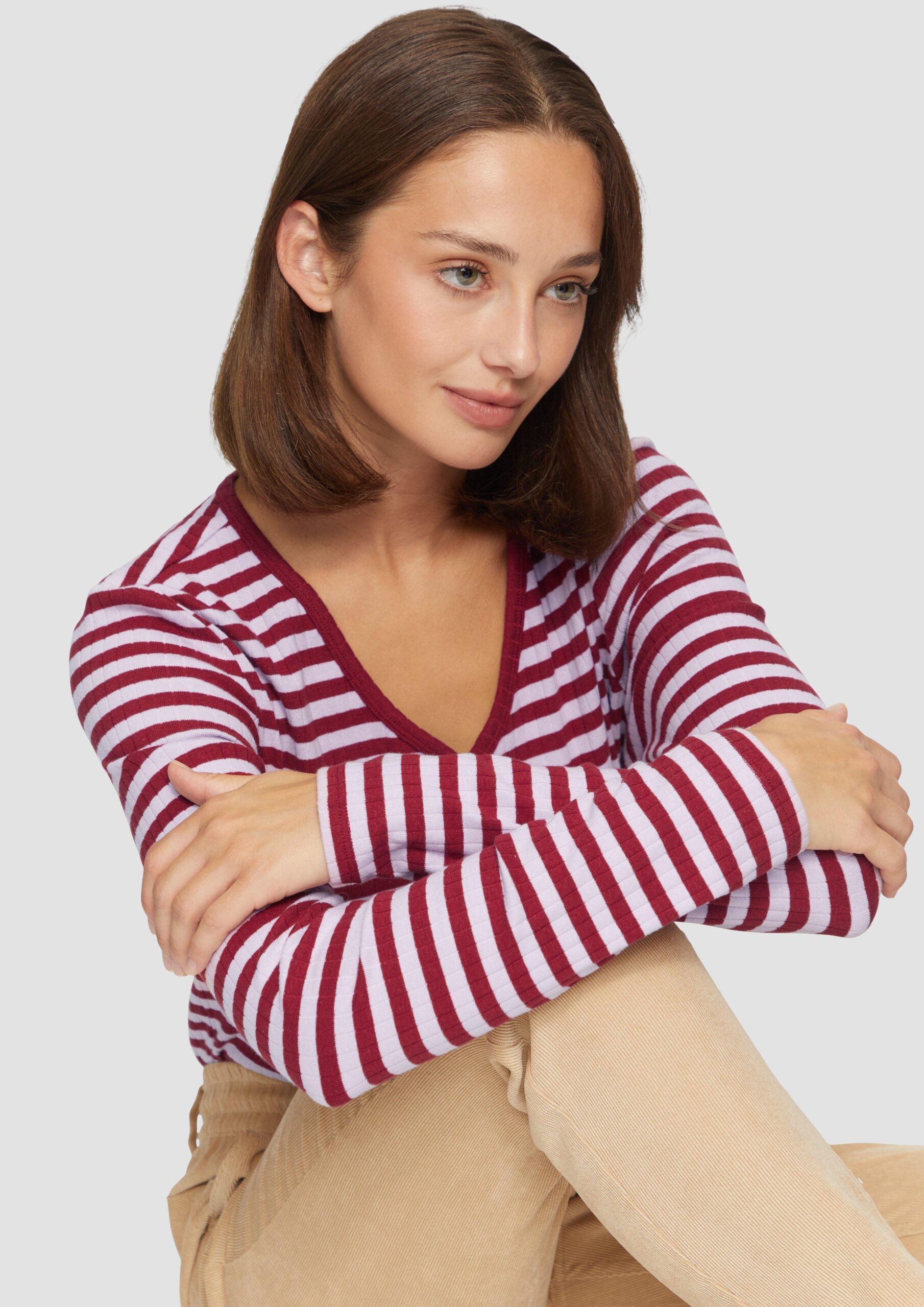 Stretchiges Longsleeve mit Henleyausschnitt