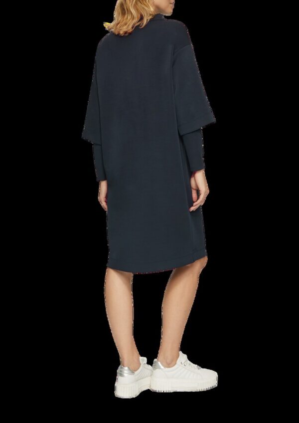 Scuba-Kleid mit Layer Details und Stehkragen