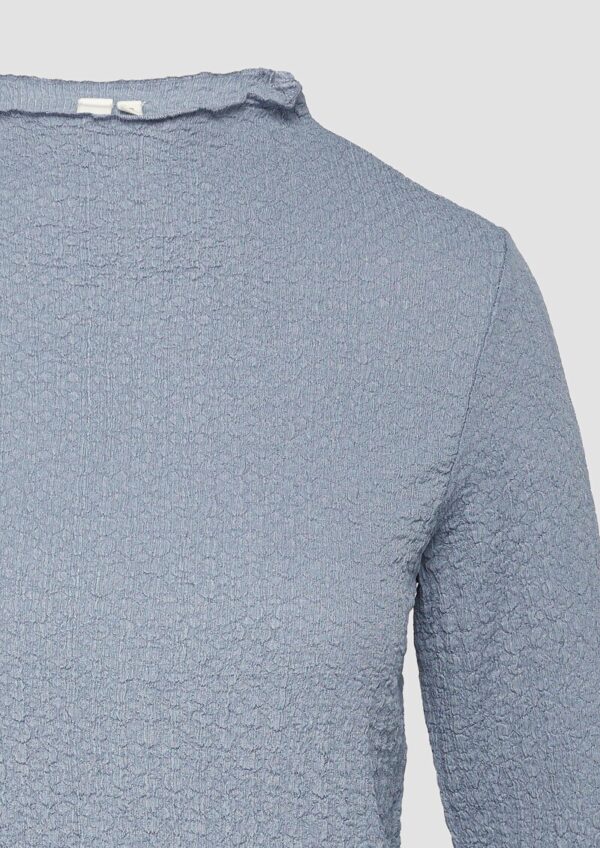 Strukturiertes Longsleeve mit angeschnittenem Stehkragen