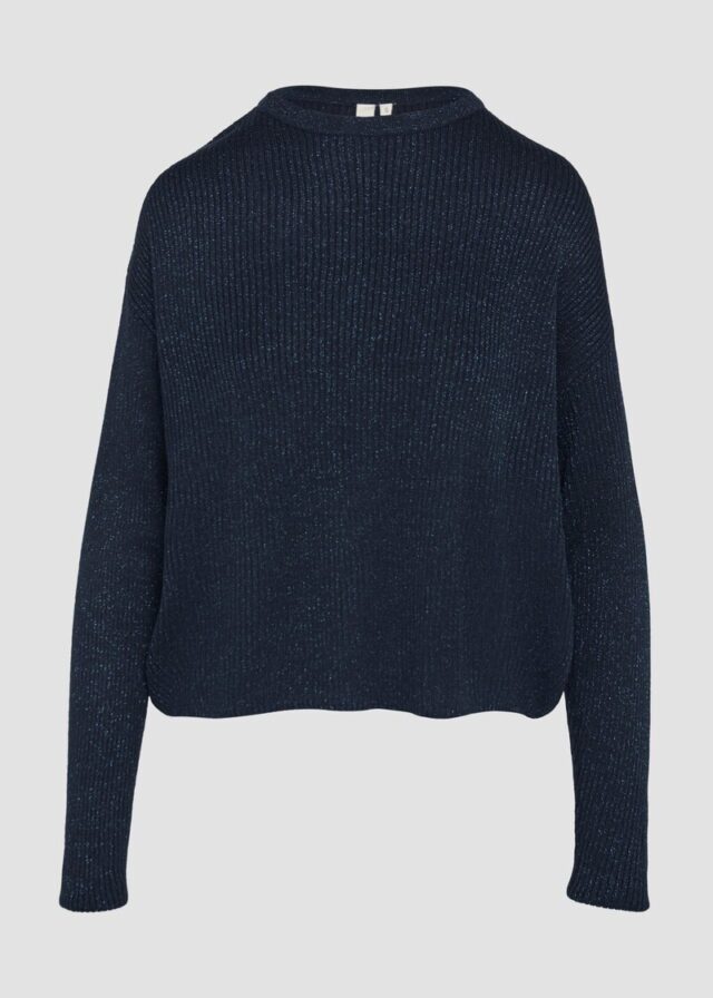 Ripppulli mit leichtem Glitzereffekt und überschnittenen Schultern