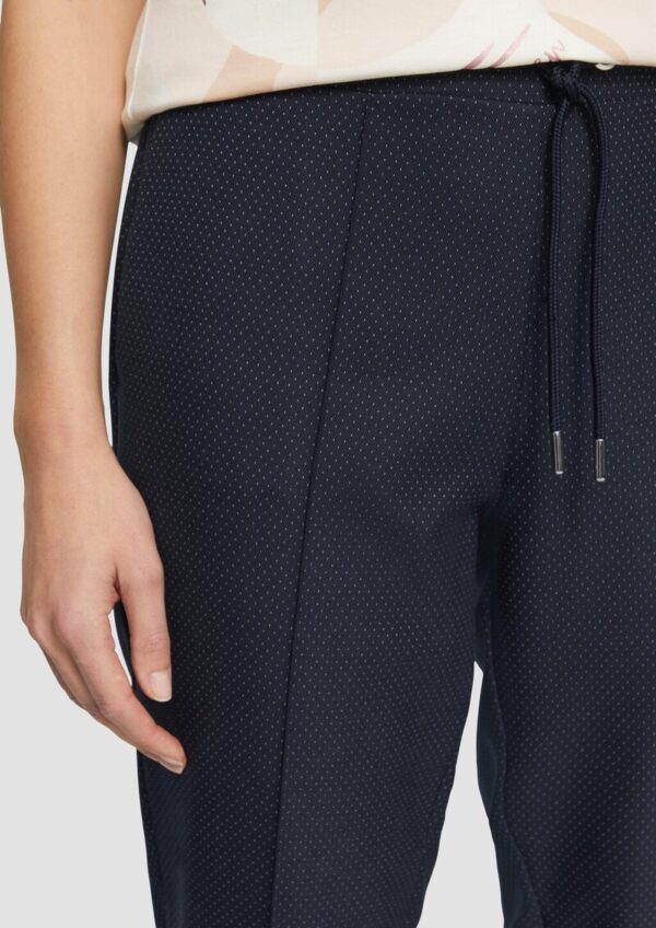 Fein gepunktete Jogpants mit Tapered Leg