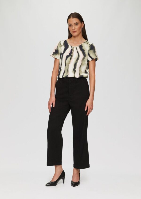 Kurzarmbluse aus Crêpe mit Schmuckkante