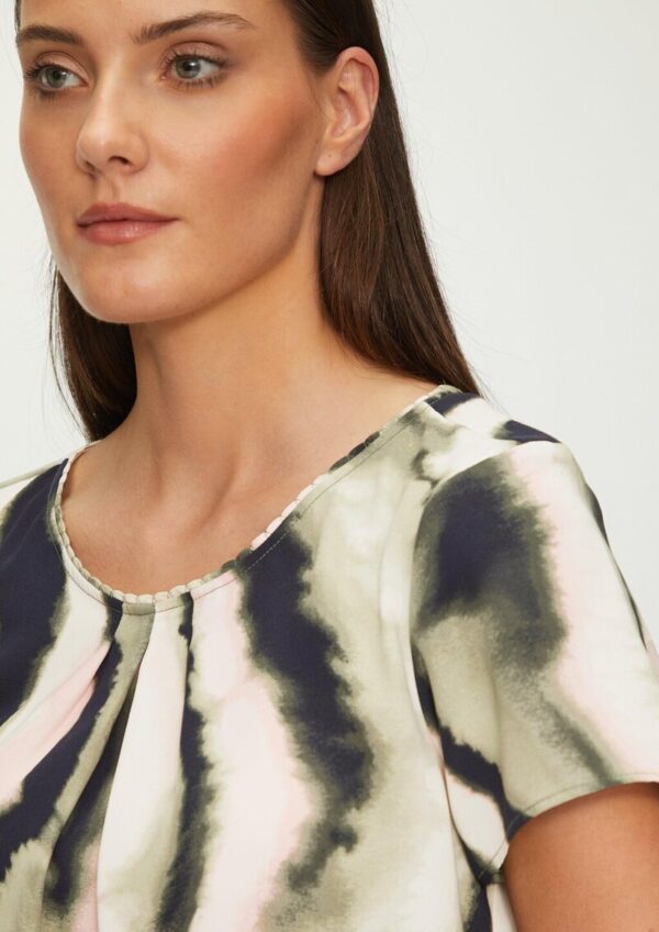 Kurzarmbluse aus Crêpe mit Schmuckkante