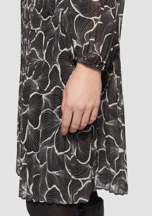 Plissiertes Kleid aus Chiffon