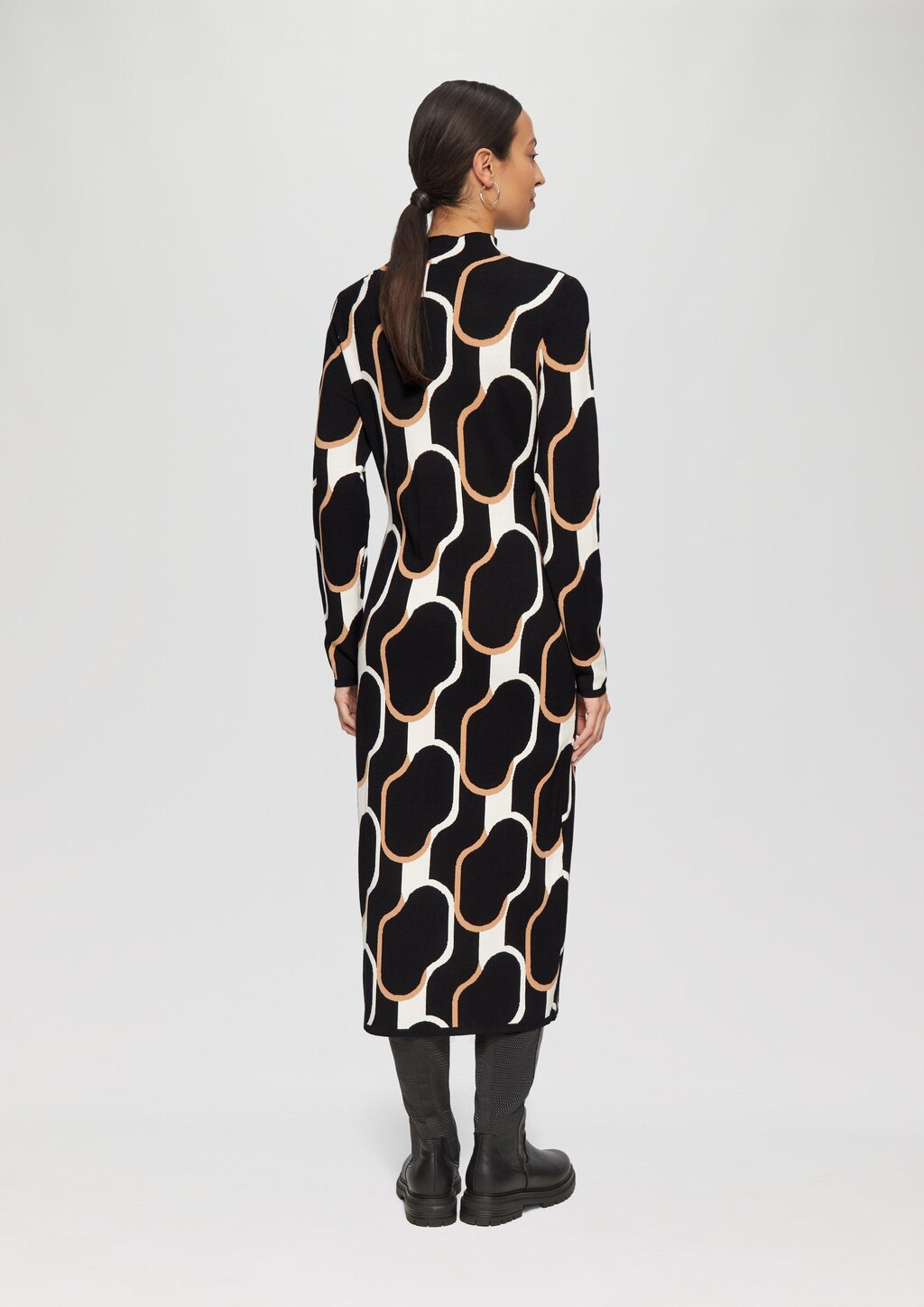 Strick-Kleid mit Stehkragen