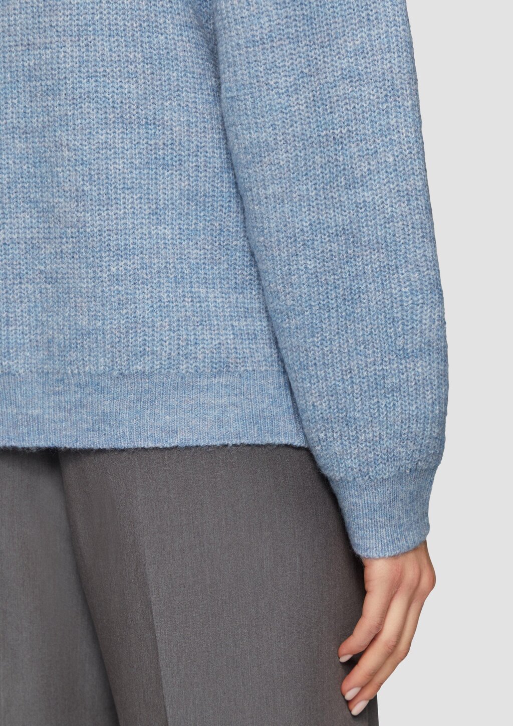 Weicher Pullover mit Rippstruktur