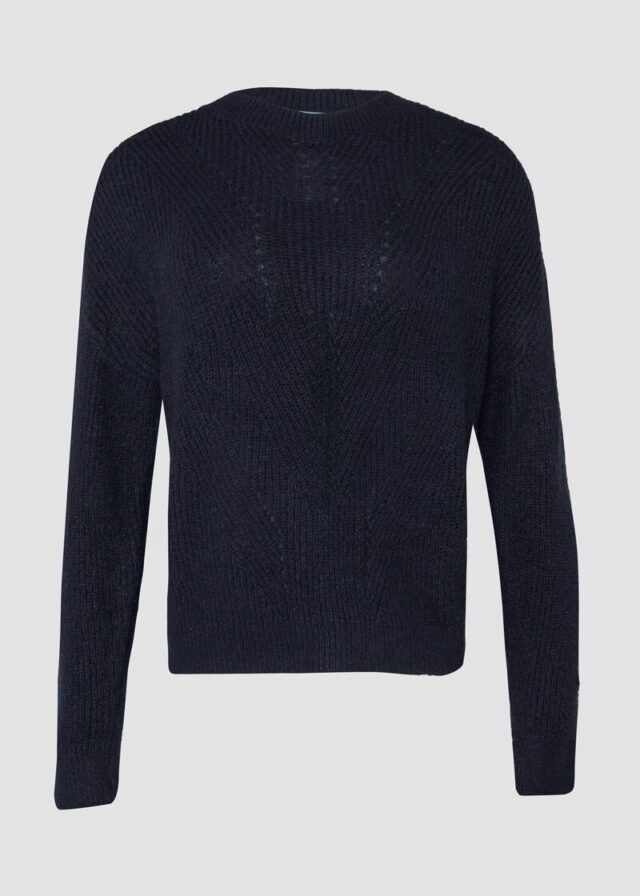 Flauschiger Strickpullover mit Ajourmuster