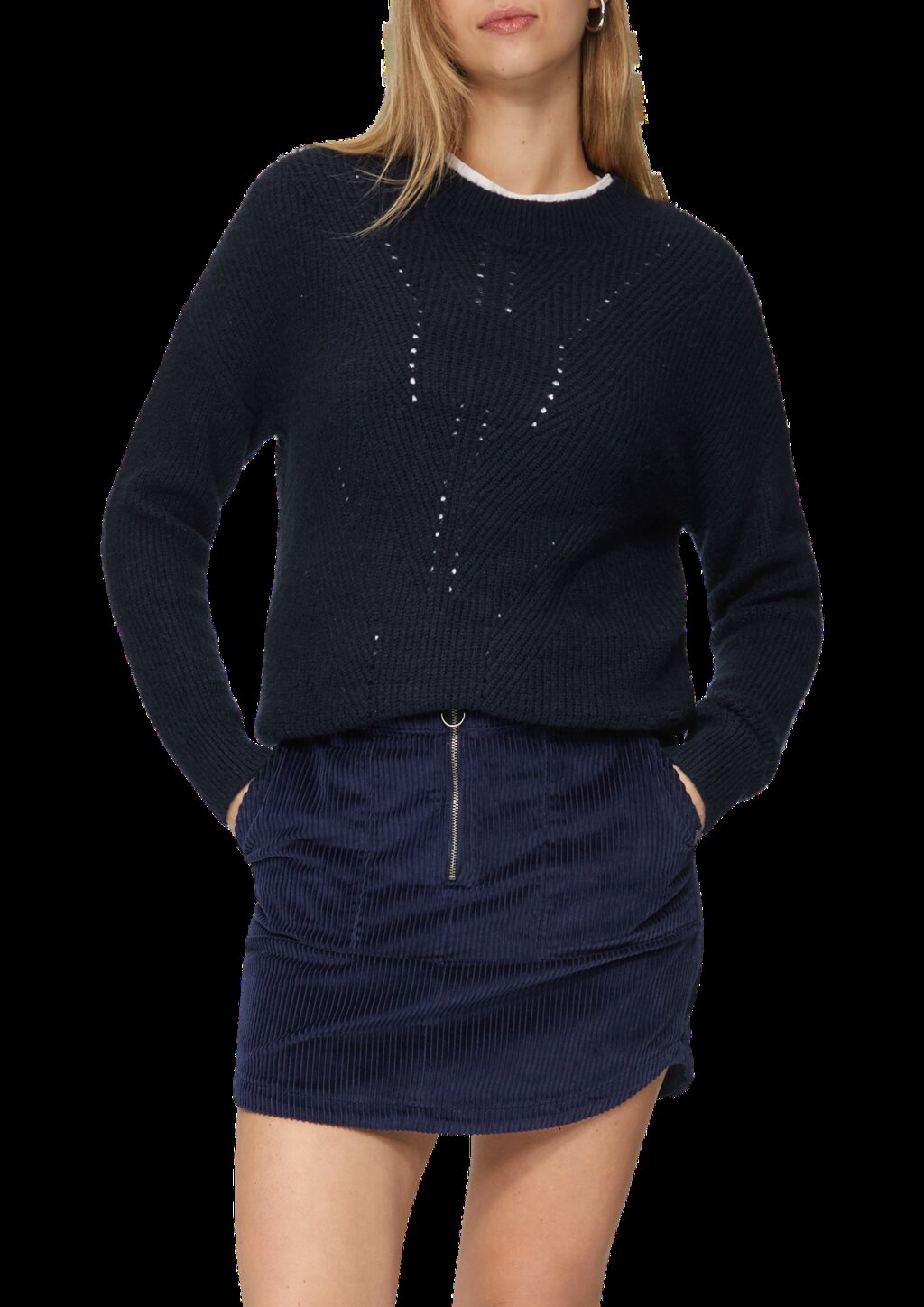 Flauschiger Strickpullover mit Ajourmuster