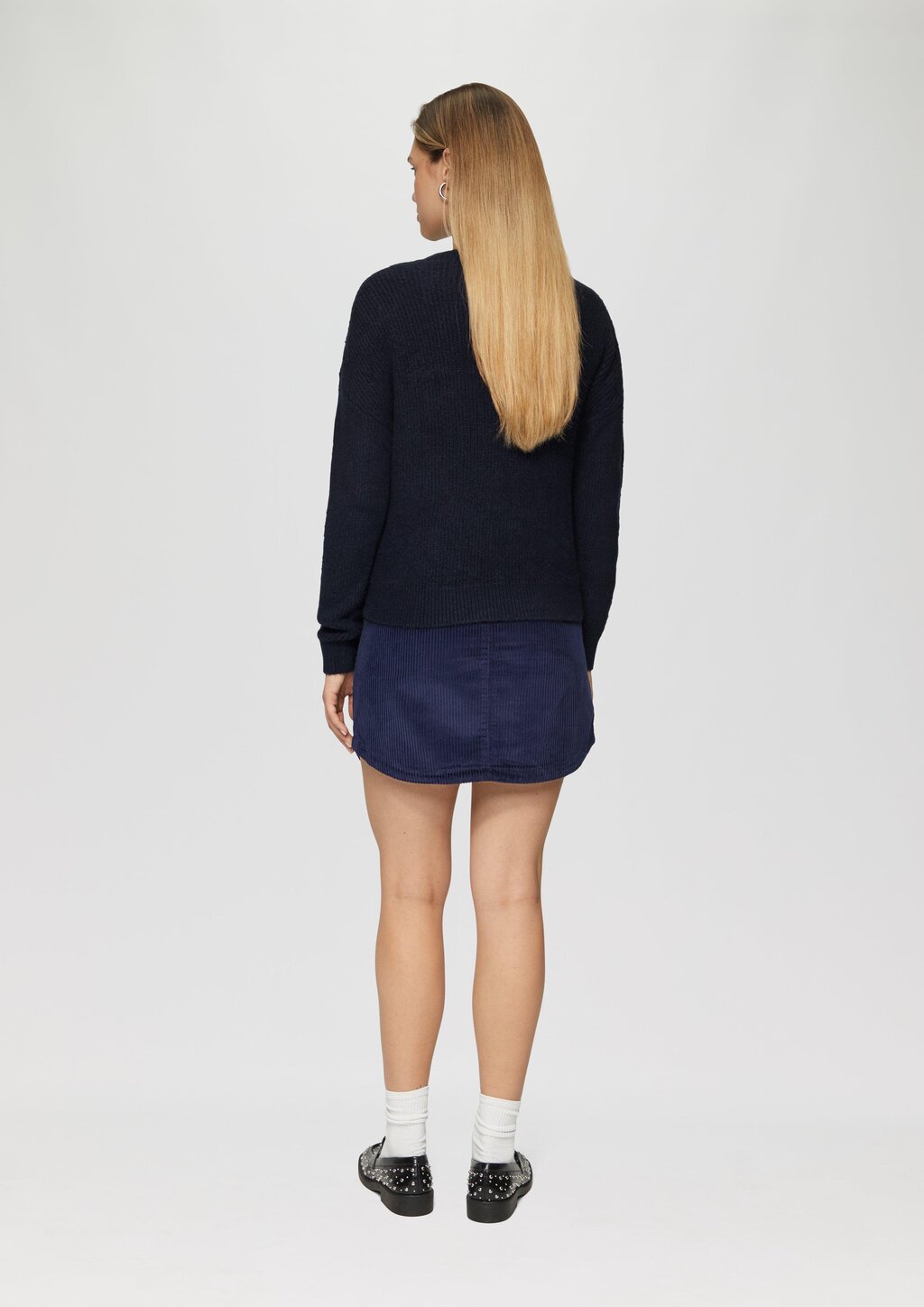 Flauschiger Strickpullover mit Ajourmuster