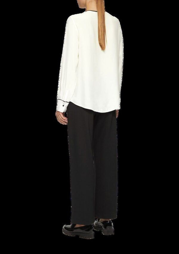 Viskosebluse mit Kontrastdetails