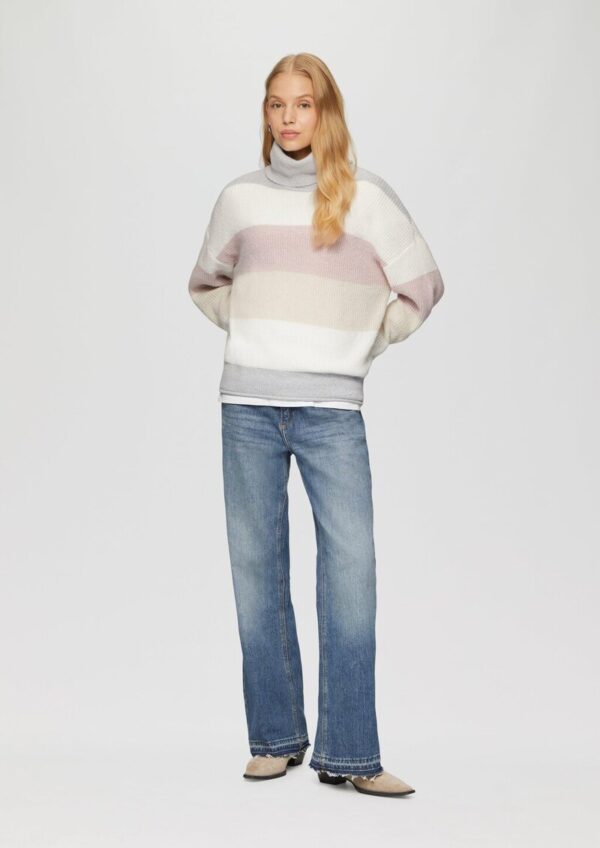 Flauschiger Oversize-Pullover mit Rollkragen