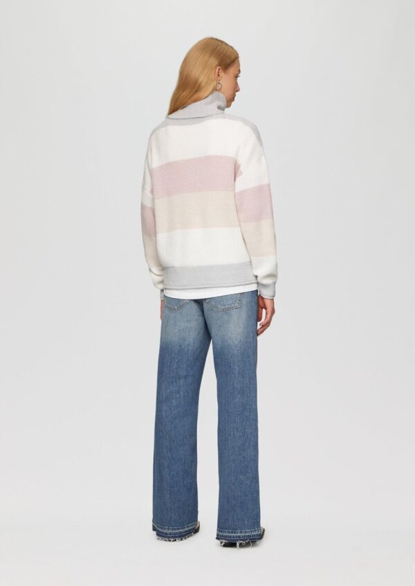 Flauschiger Oversize-Pullover mit Rollkragen