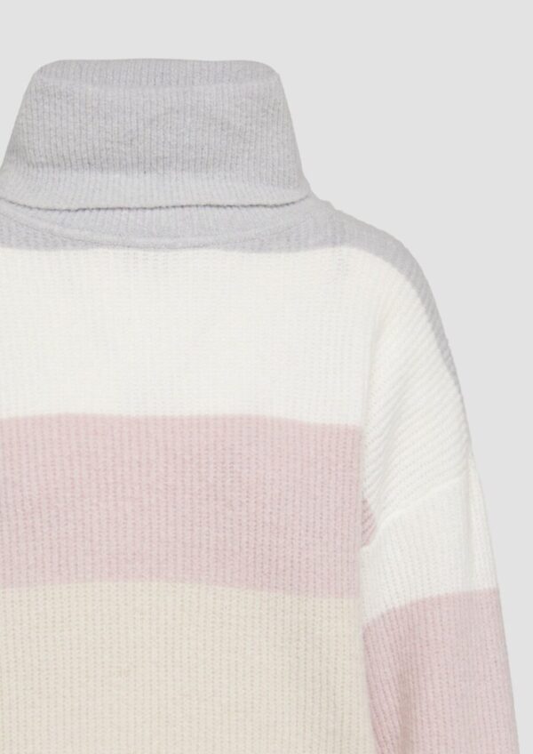 Flauschiger Oversize-Pullover mit Rollkragen