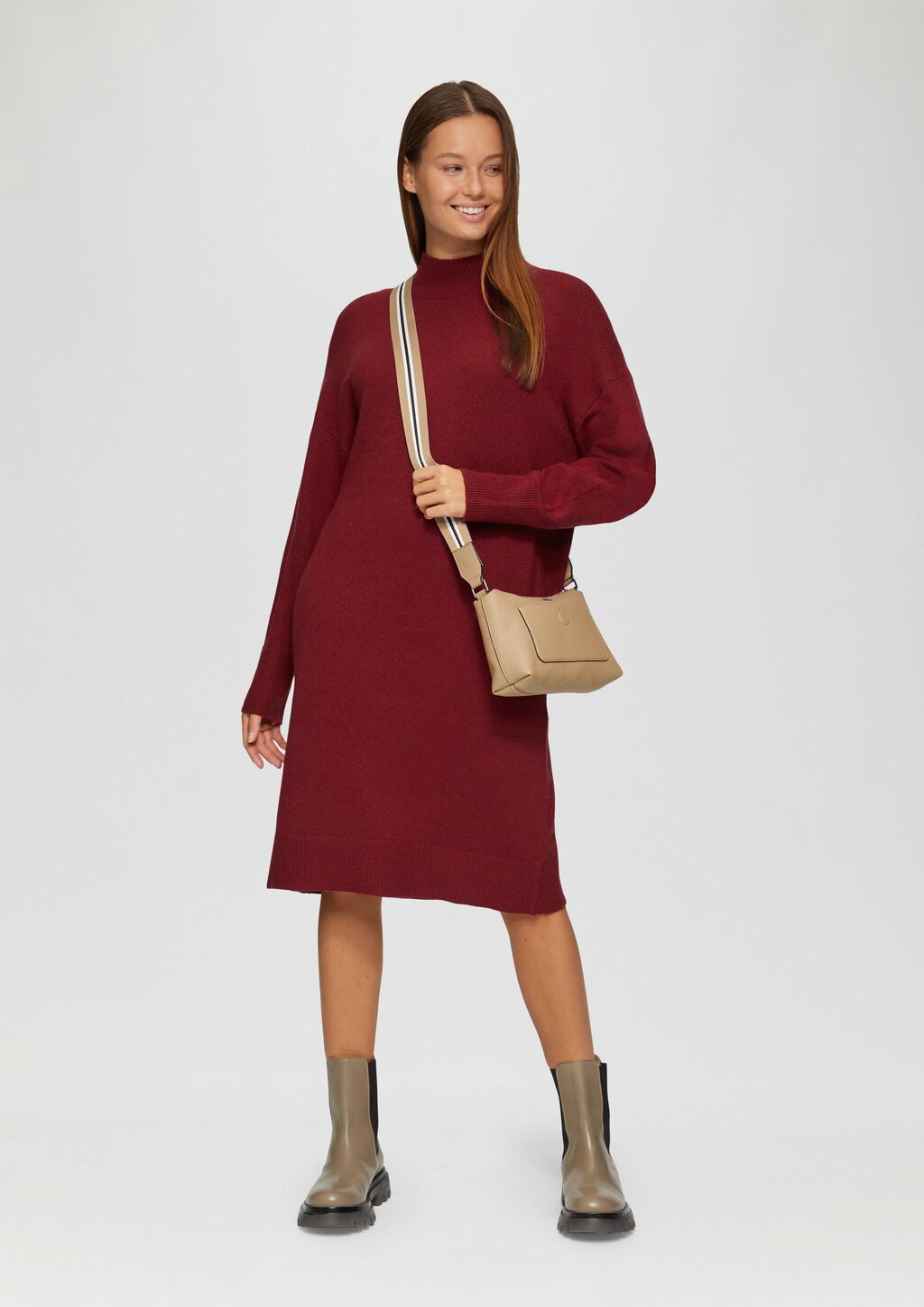 Weiches Strick-Kleid mit Stehkragen