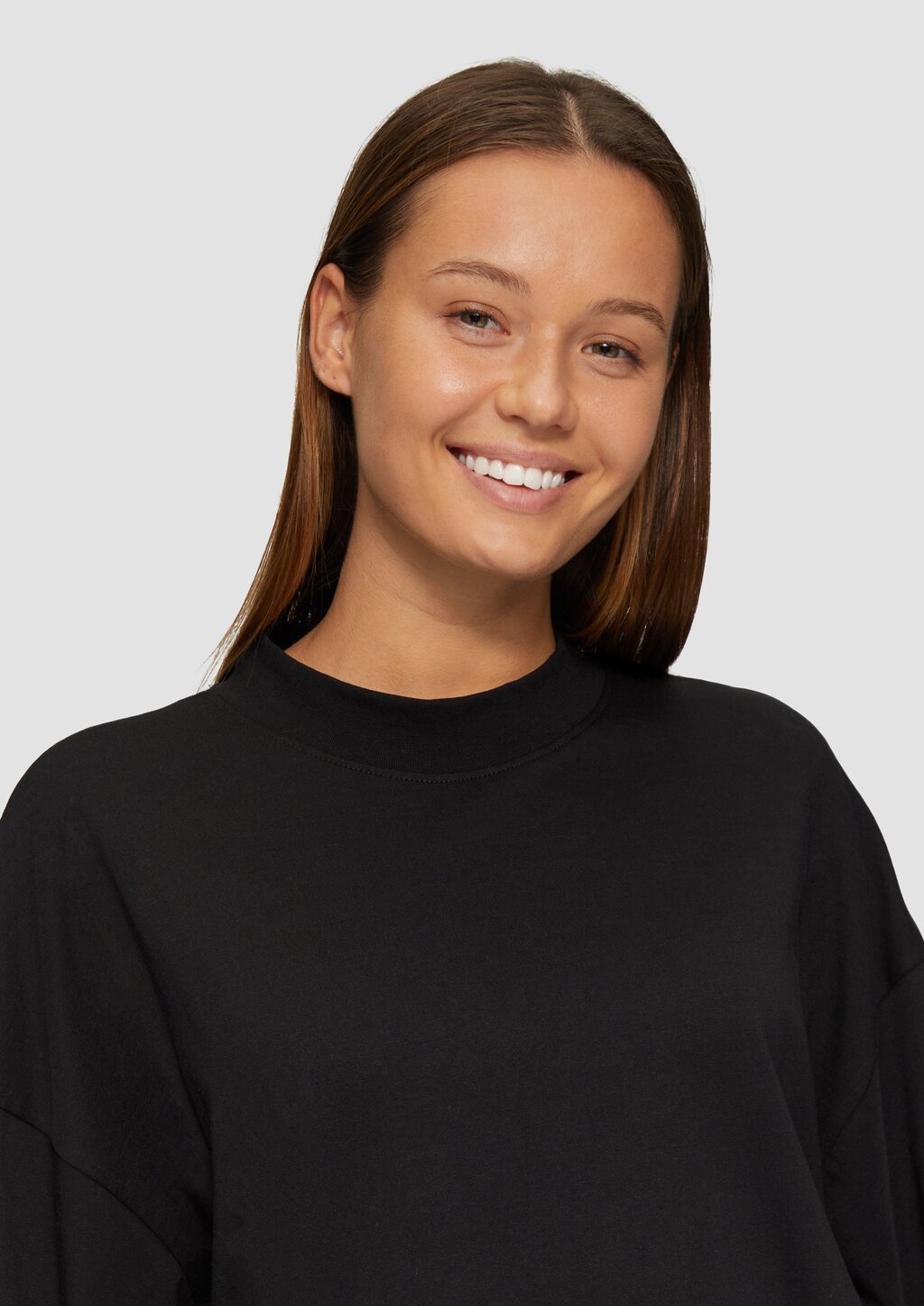 Oversized T-Shirt mit überschnittenen Schultern