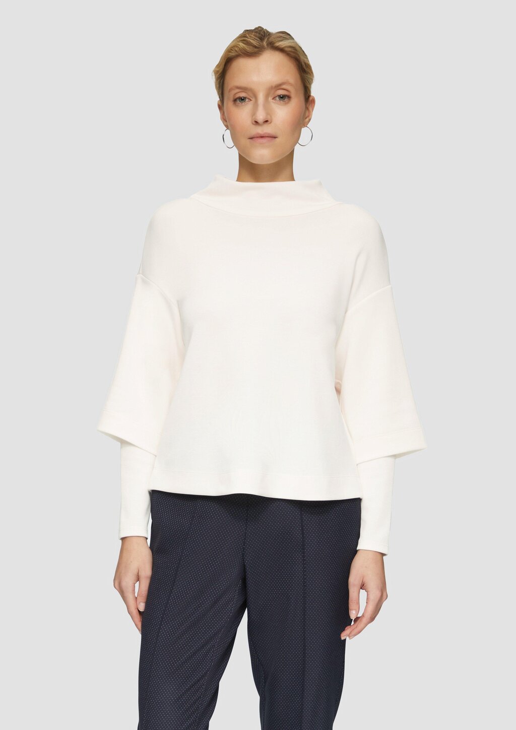 Loose Sweatshirt aus Scuba mit überschnittenen Schultern