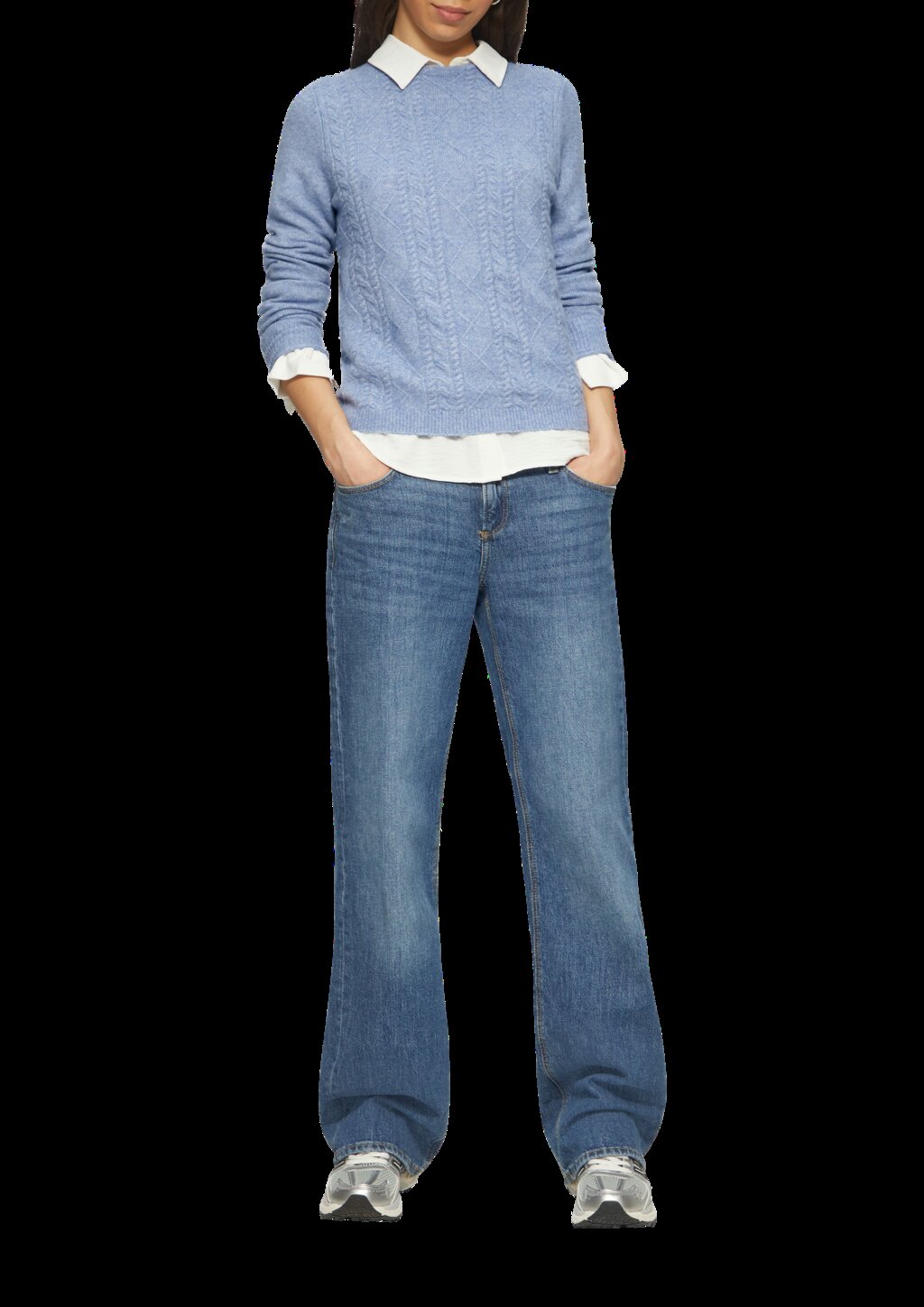 Flauschiger Pullover mit Zopfmuster