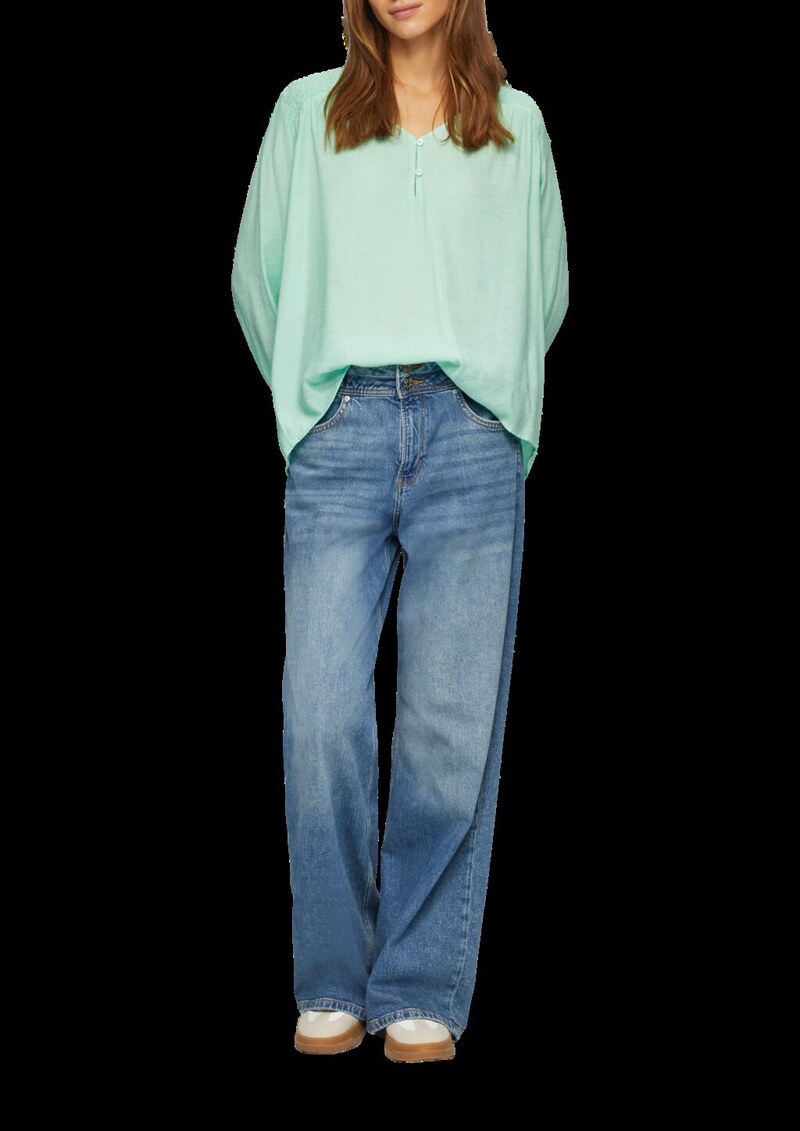 Strukturierte Bluse aus Viskosemix mit Smok-Details