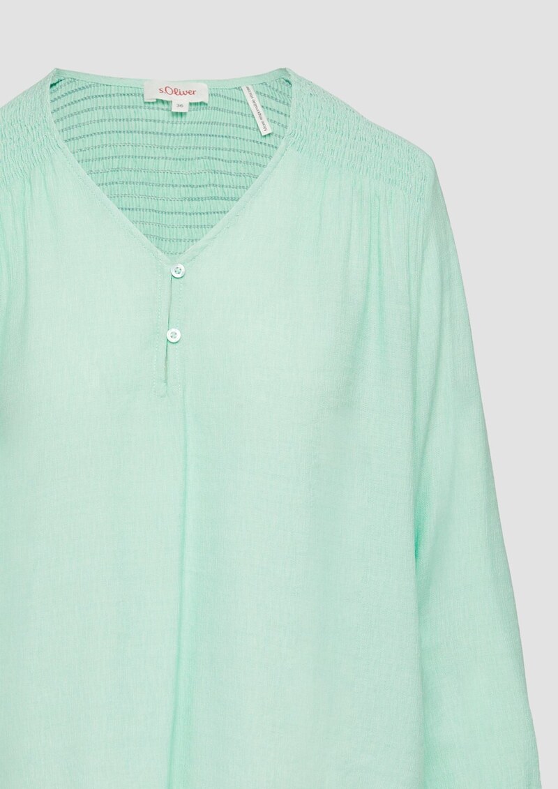 Strukturierte Bluse aus Viskosemix mit Smok-Details