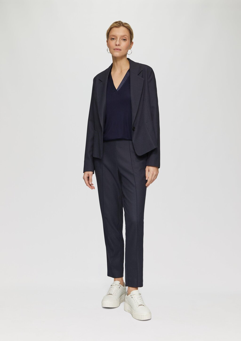 T-Shirt mit Satinausschnitt