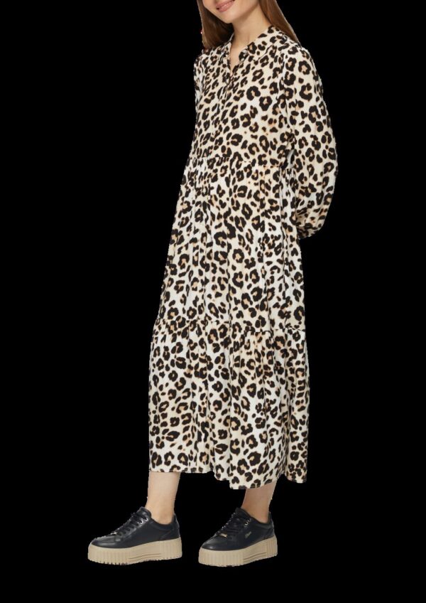 Langes Viskosekleid mit Leo-Muster und Volants