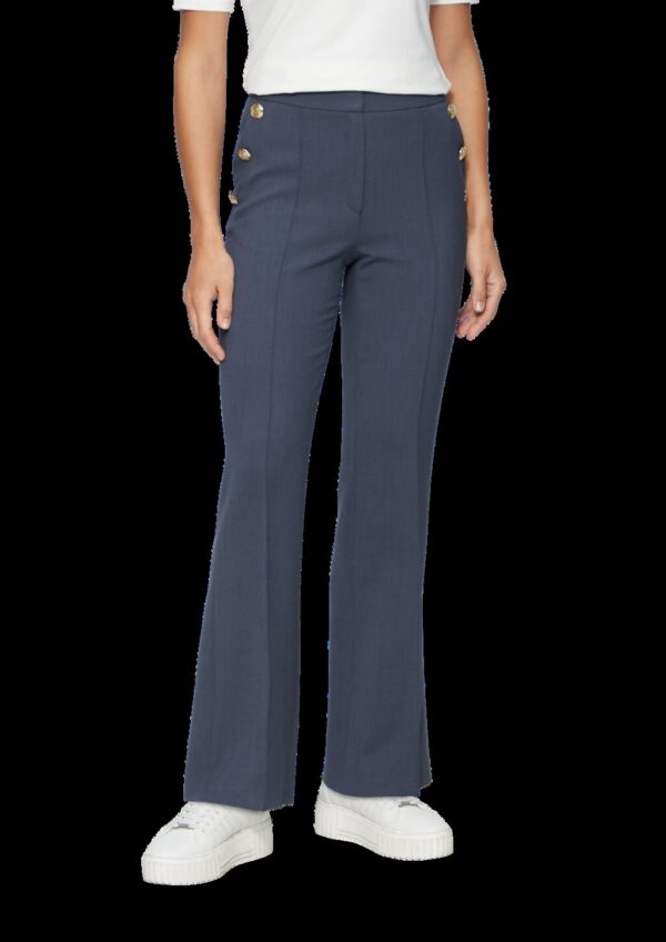 Hose mit hohem Bund und dekorativen Knöpfen