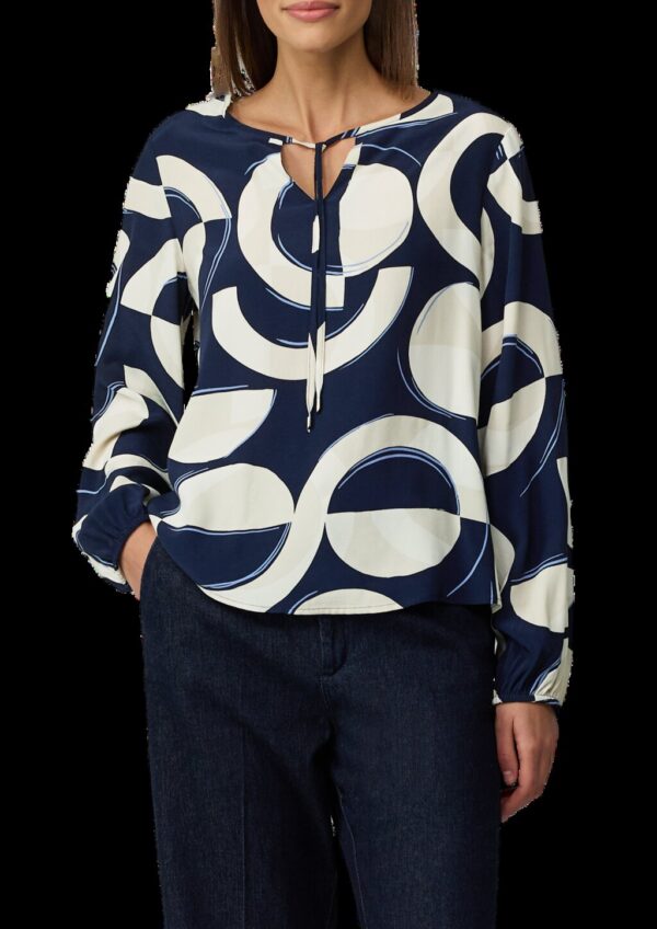 Gemusterte Viskosebluse mit Bindeband