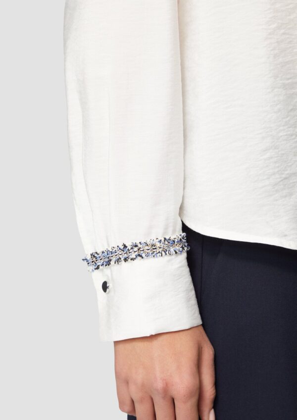 Strukturierte Hemdbluse aus Viskosemix mit dekorativen Details