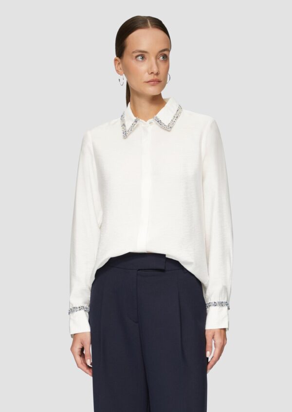 Strukturierte Hemdbluse aus Viskosemix mit dekorativen Details
