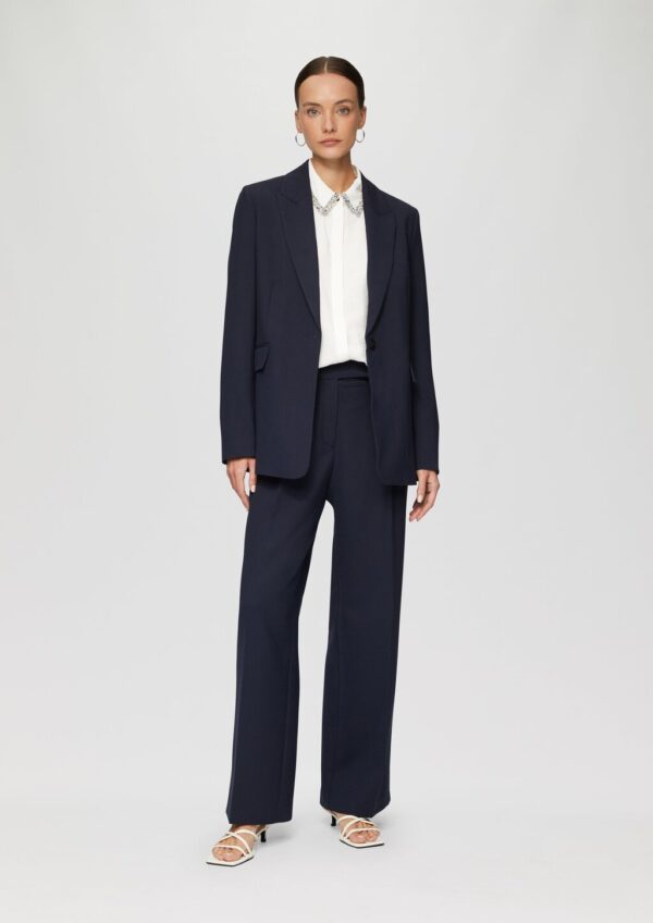 Strukturierte Hemdbluse aus Viskosemix mit dekorativen Details