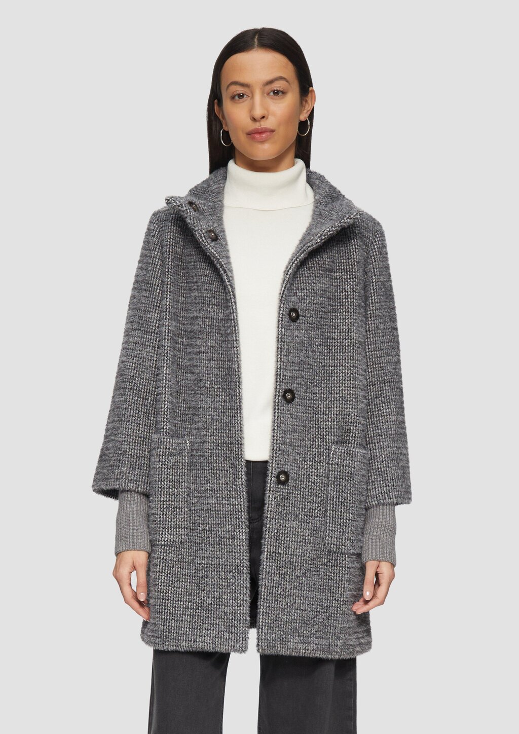 Flauschiger Mantel mit Strickbündchen am Ärmel