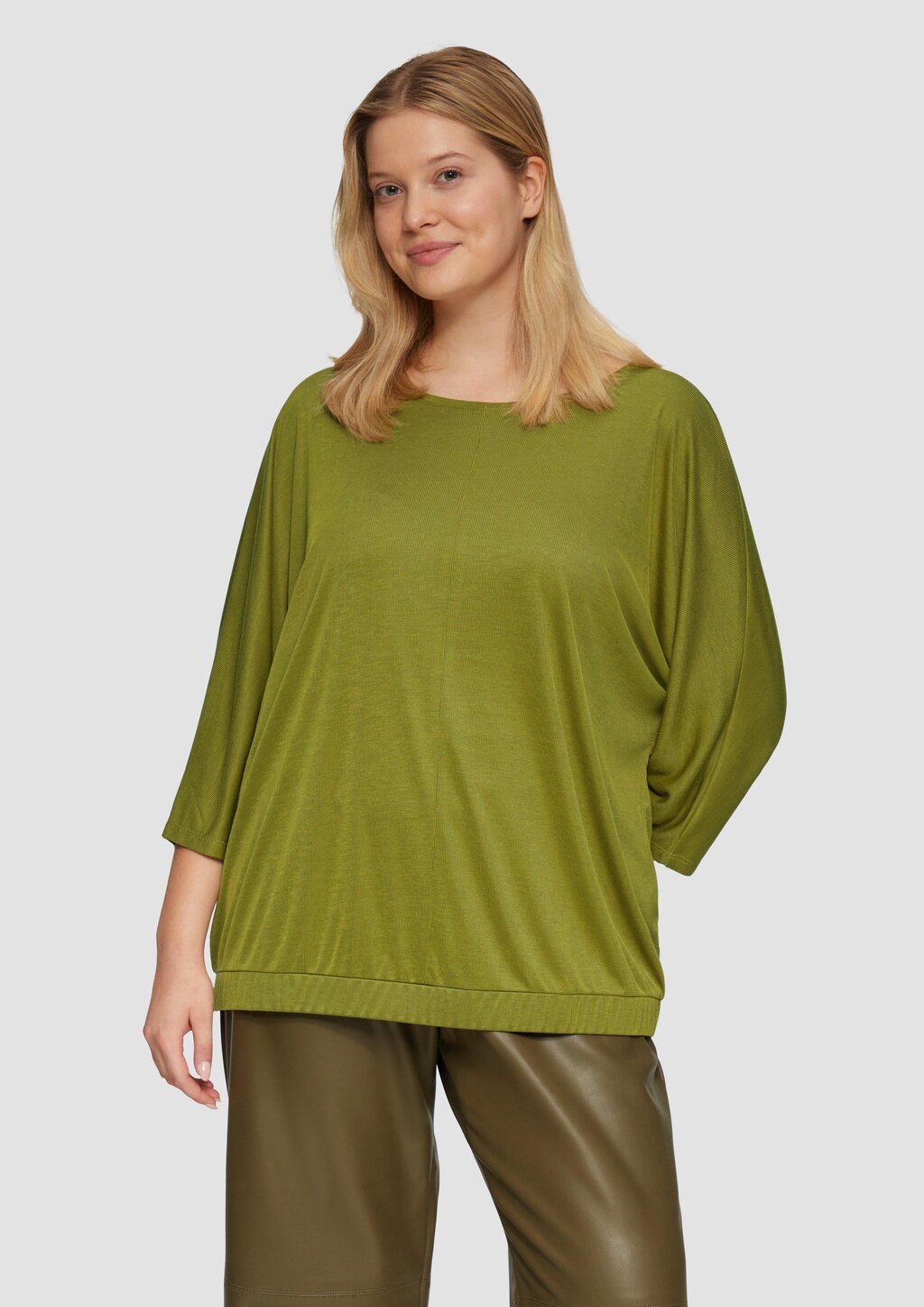 O-Shape-Shirt mit Fledermausarm