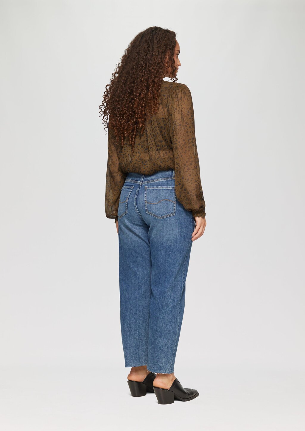 Leicht transparente Chiffonbluse mit Puffärmeln