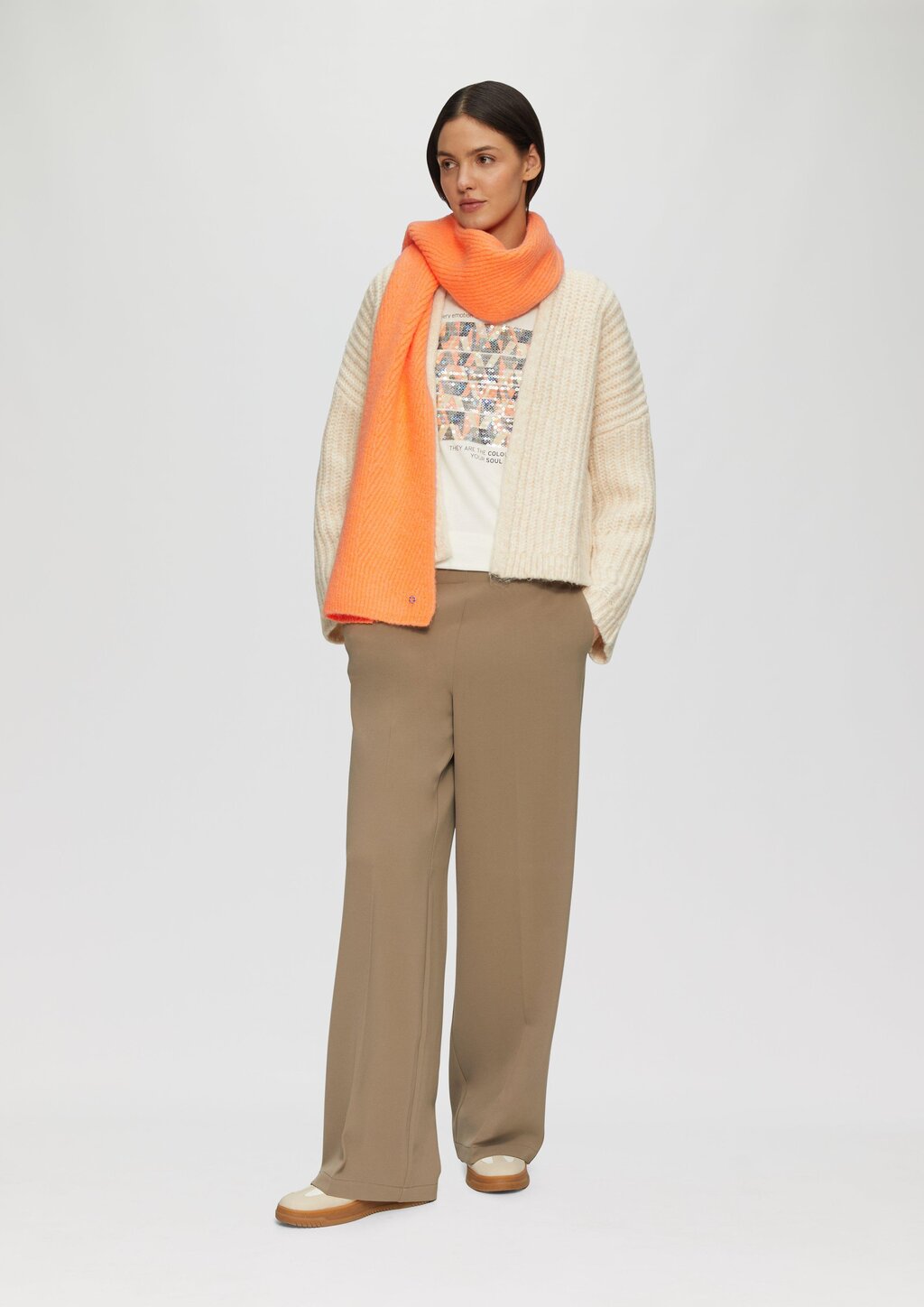 Strick-Schal mit Fischgrätenmuster und Logo-Ring