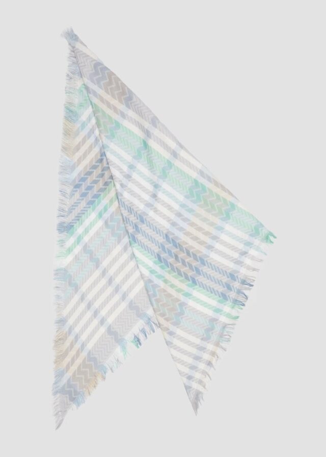 Gewebter dreieckiger Schal mit Karomuster