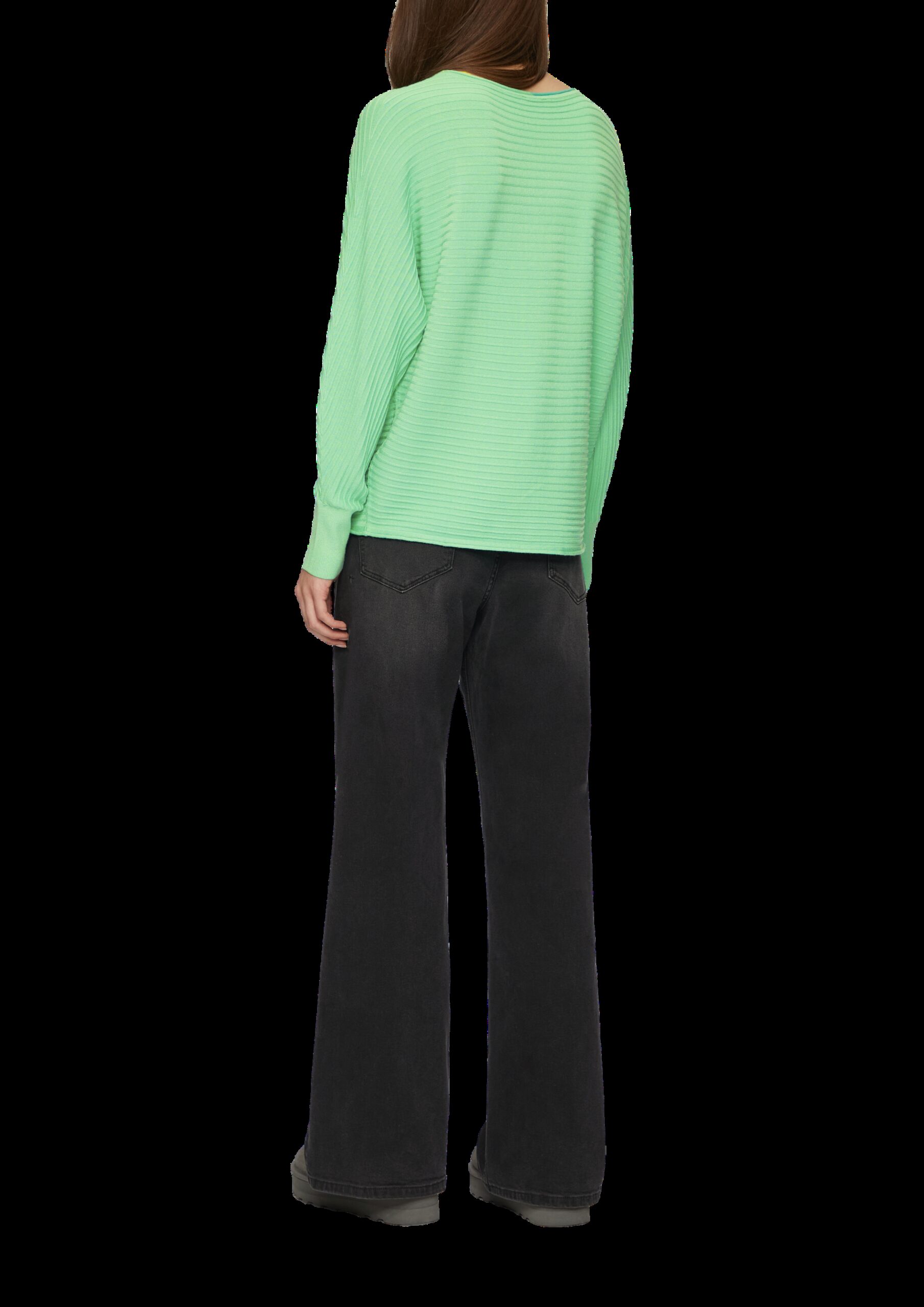 Weicher Strickpullover aus Viskosemix mit Fledermausärmeln