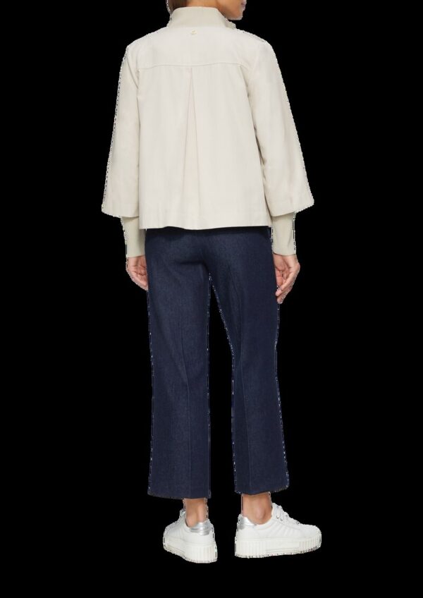 Leichte Übergangsjacke in A-Linie mit Strickbündchen