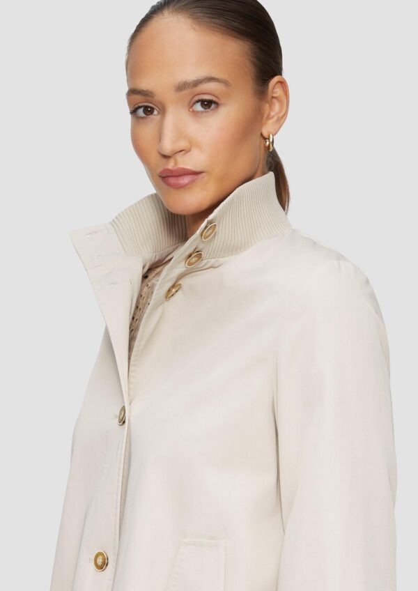 Leichte Übergangsjacke in A-Linie mit Strickbündchen