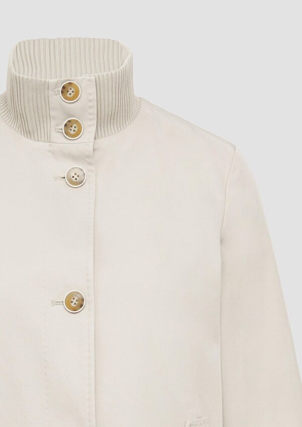 Leichte Übergangsjacke in A-Linie mit Strickbündchen