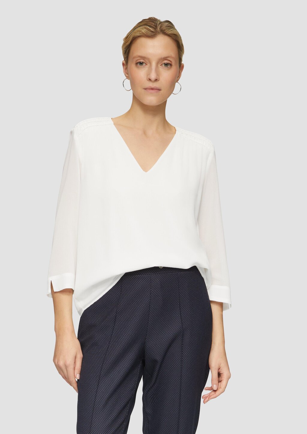 Chiffon-Bluse mit Smokdetails