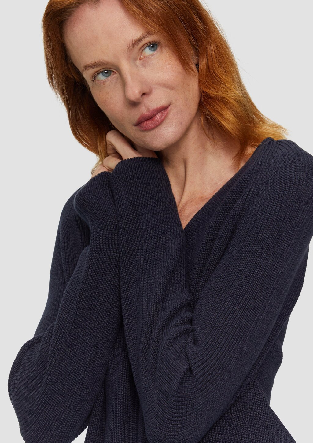 Strickpullover mit V-Ausschnitt und Raglan-Ärmeln