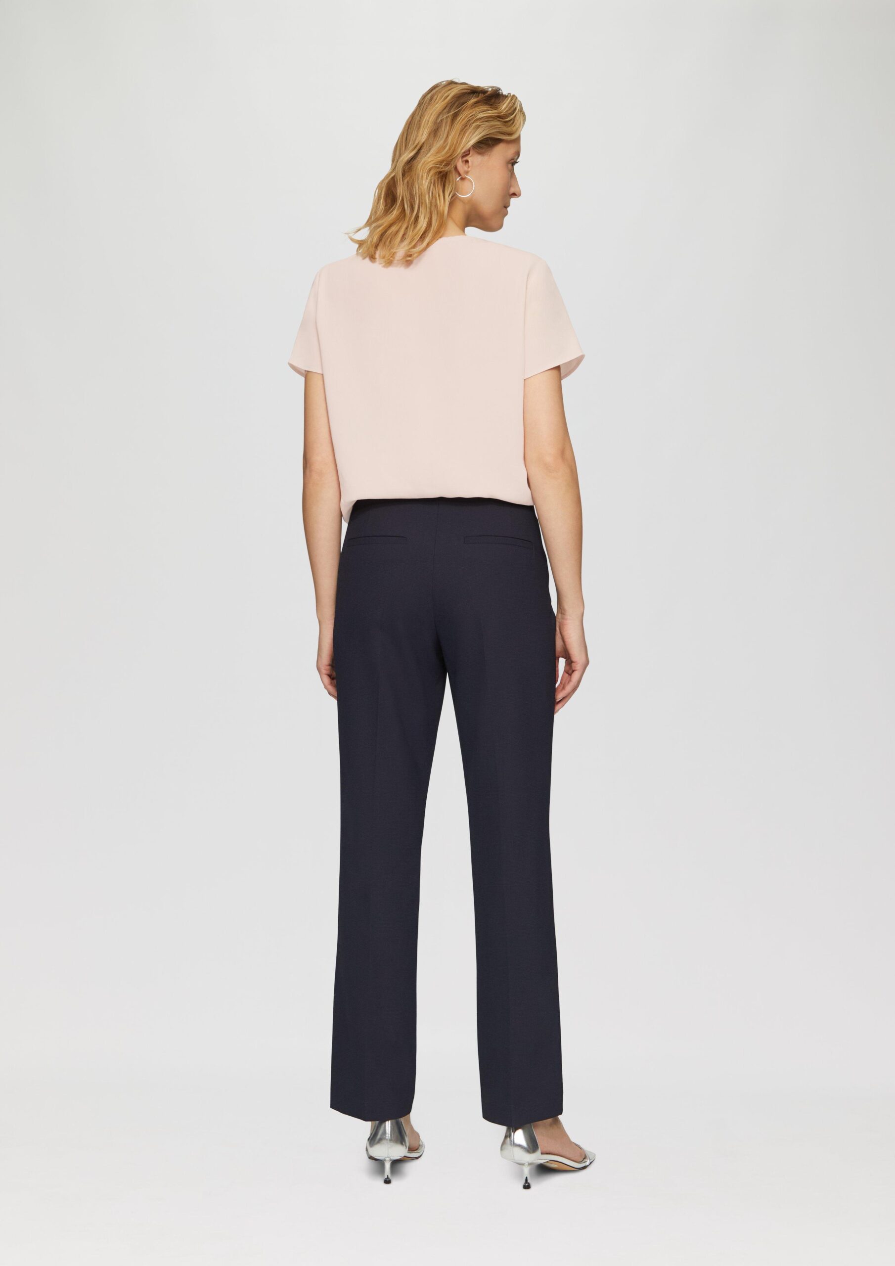 Kurzarmbluse aus Crêpe mit Schmuckkante