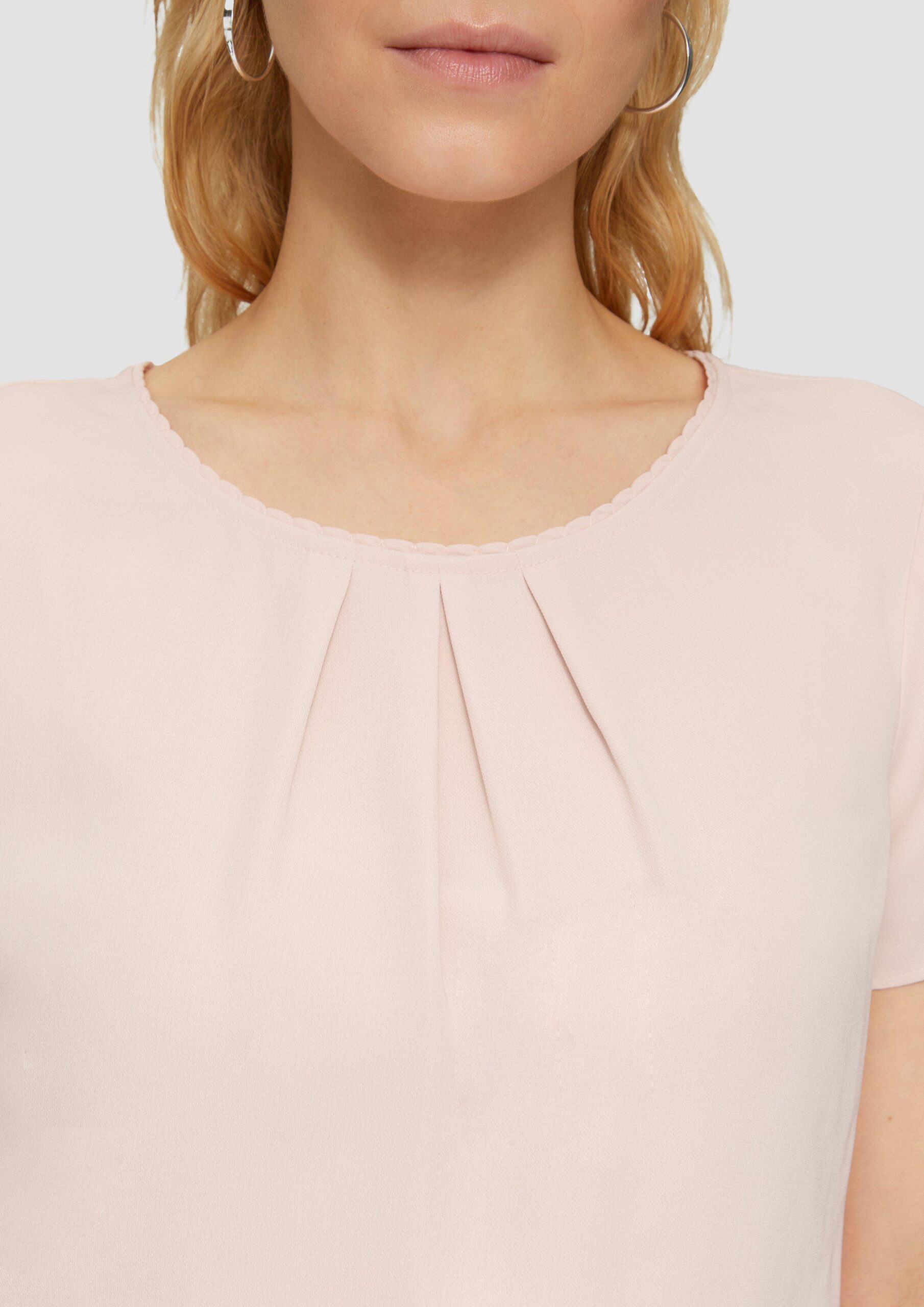 Kurzarmbluse aus Crêpe mit Schmuckkante