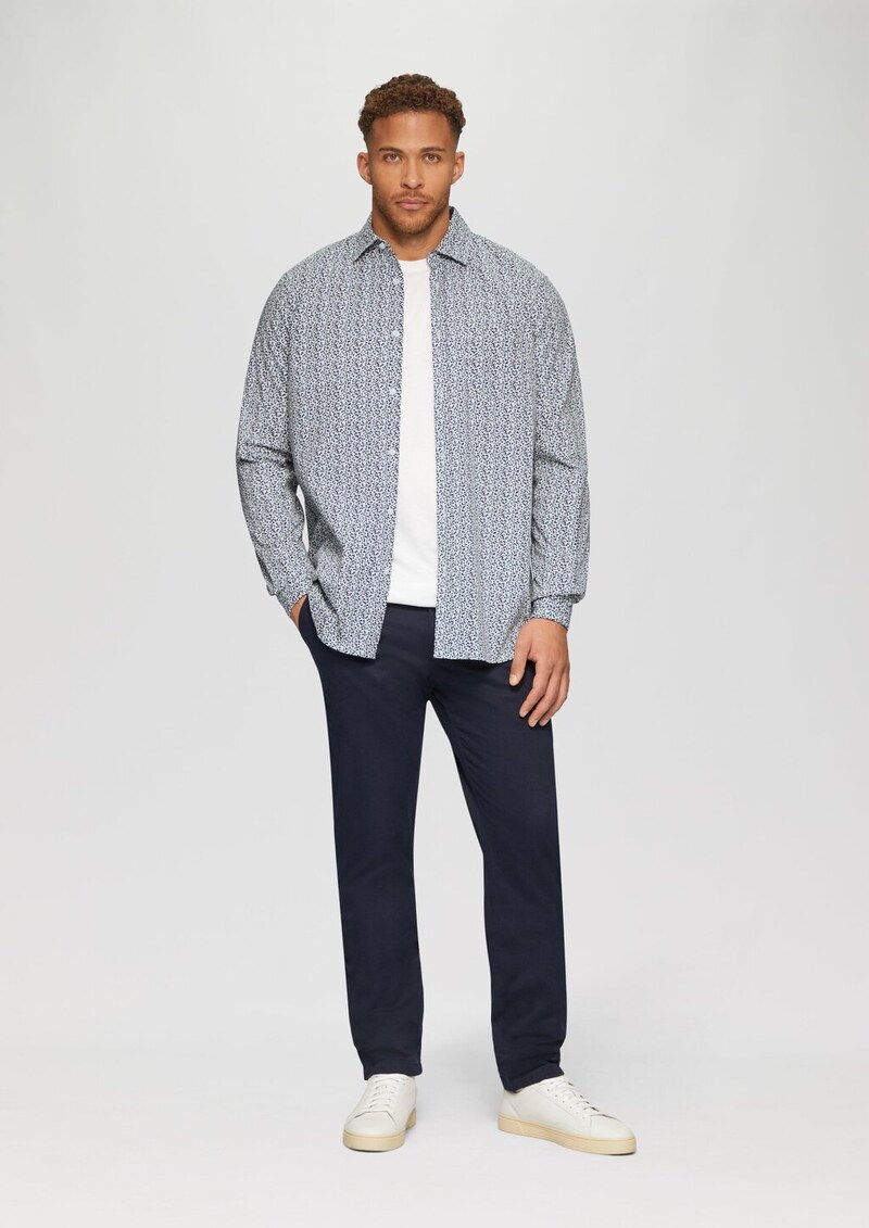 Slim Fit: Gemustertes Hemd mit Kentkragen