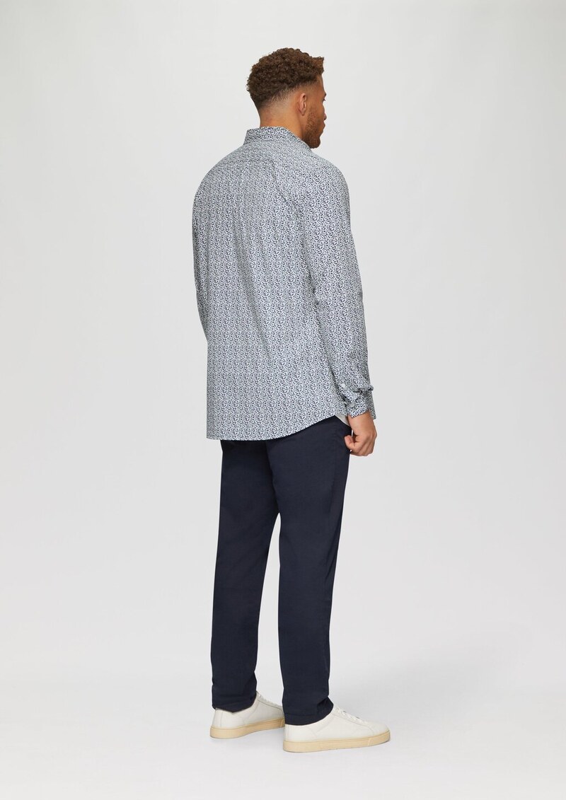 Slim Fit: Gemustertes Hemd mit Kentkragen